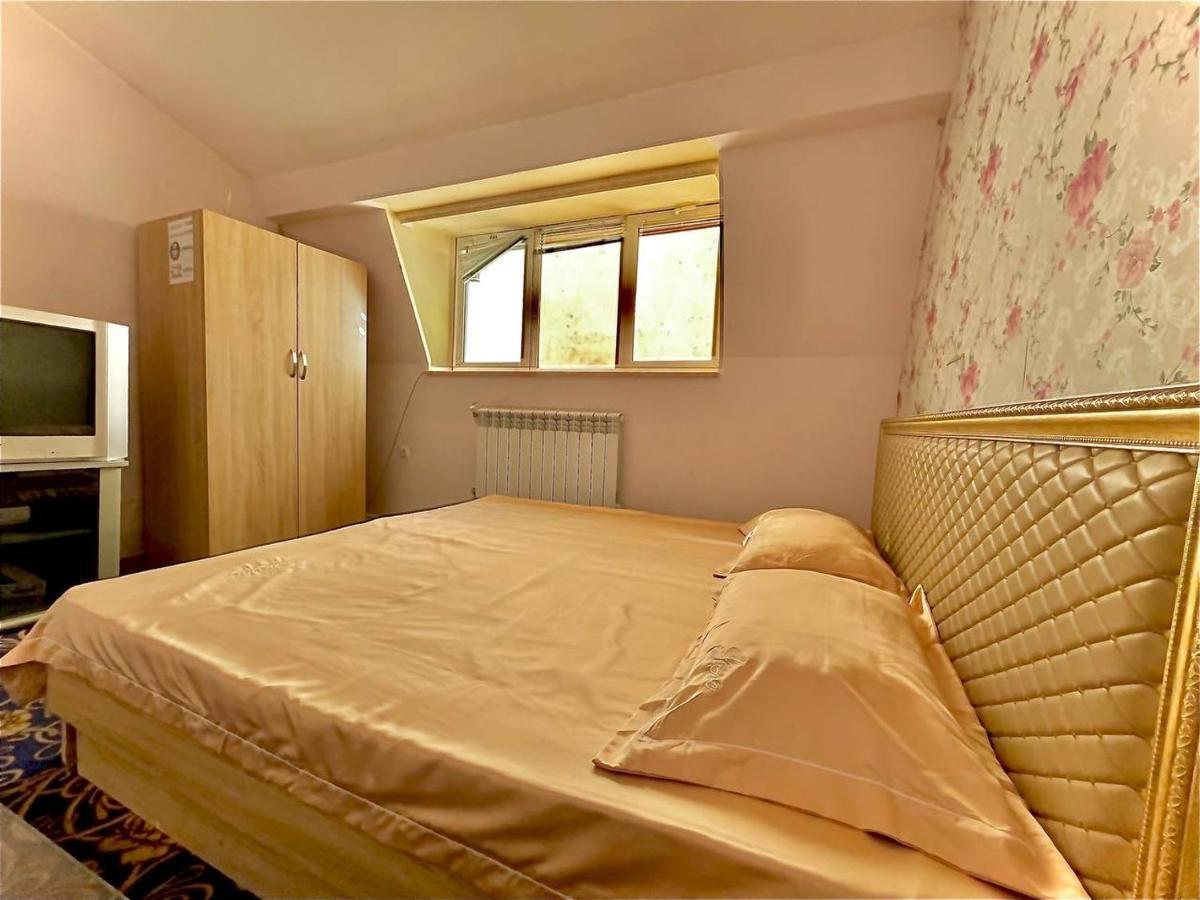 Crystal Villa Hotel Jerevan Buitenkant foto
