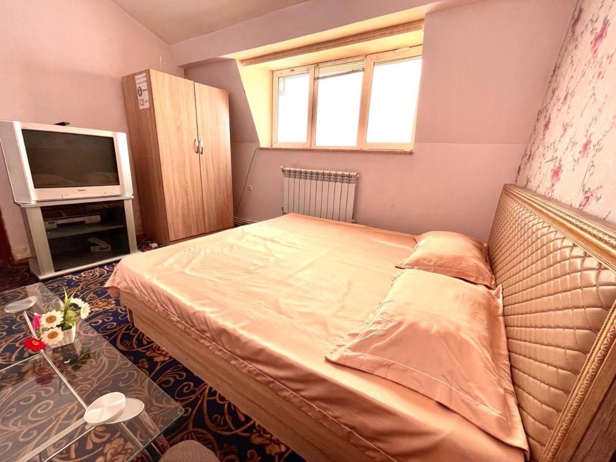 Crystal Villa Hotel Jerevan Buitenkant foto