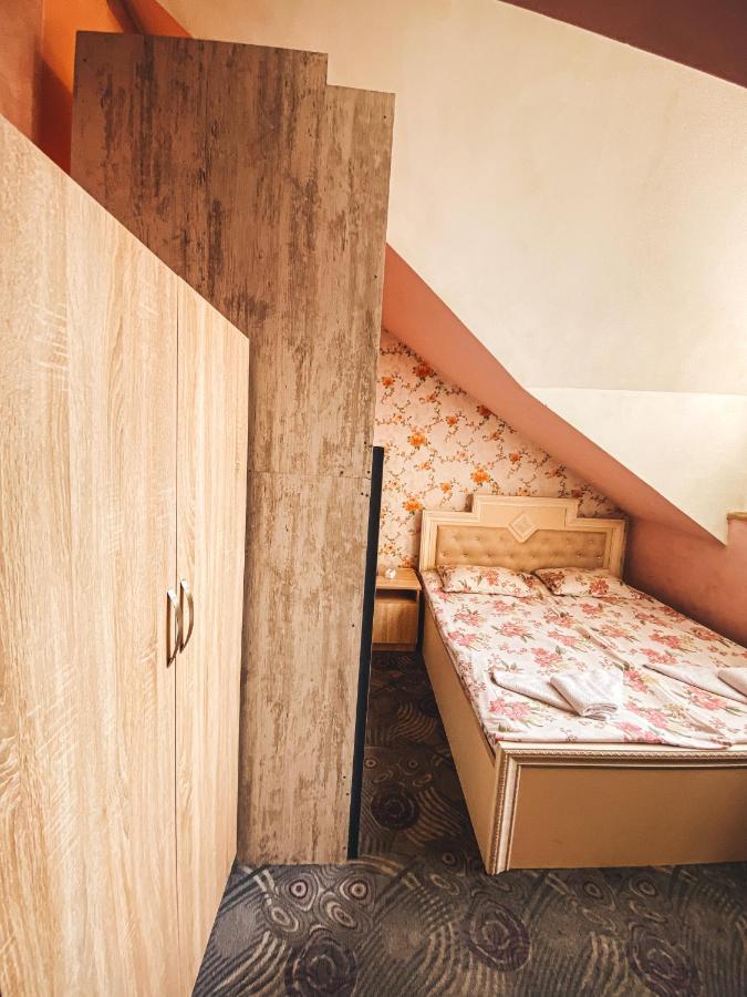 Crystal Villa Hotel Jerevan Buitenkant foto